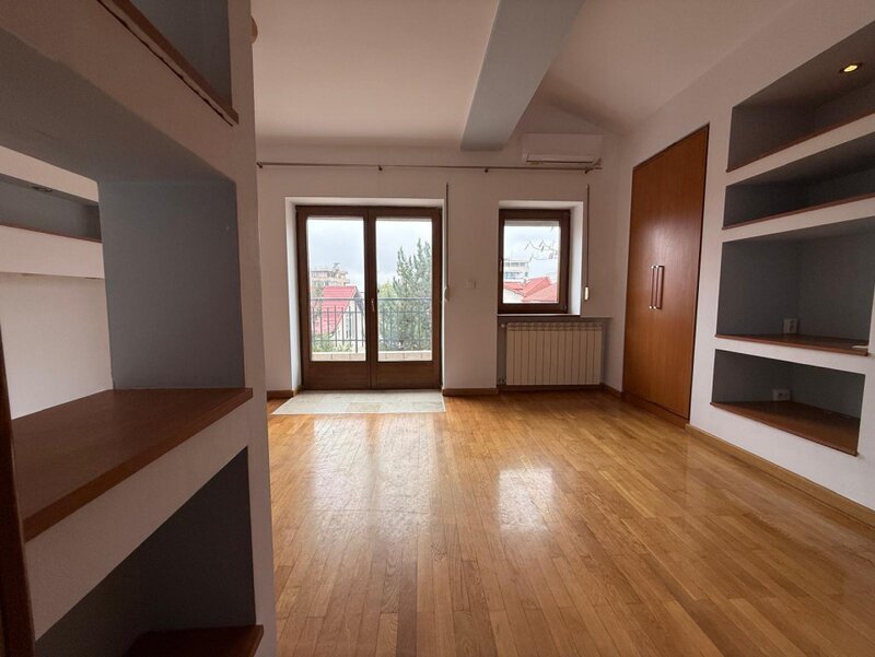 Vila 6 camere Baneasa birouri Bd Ion Ionescu de la Brad de inchiriat
